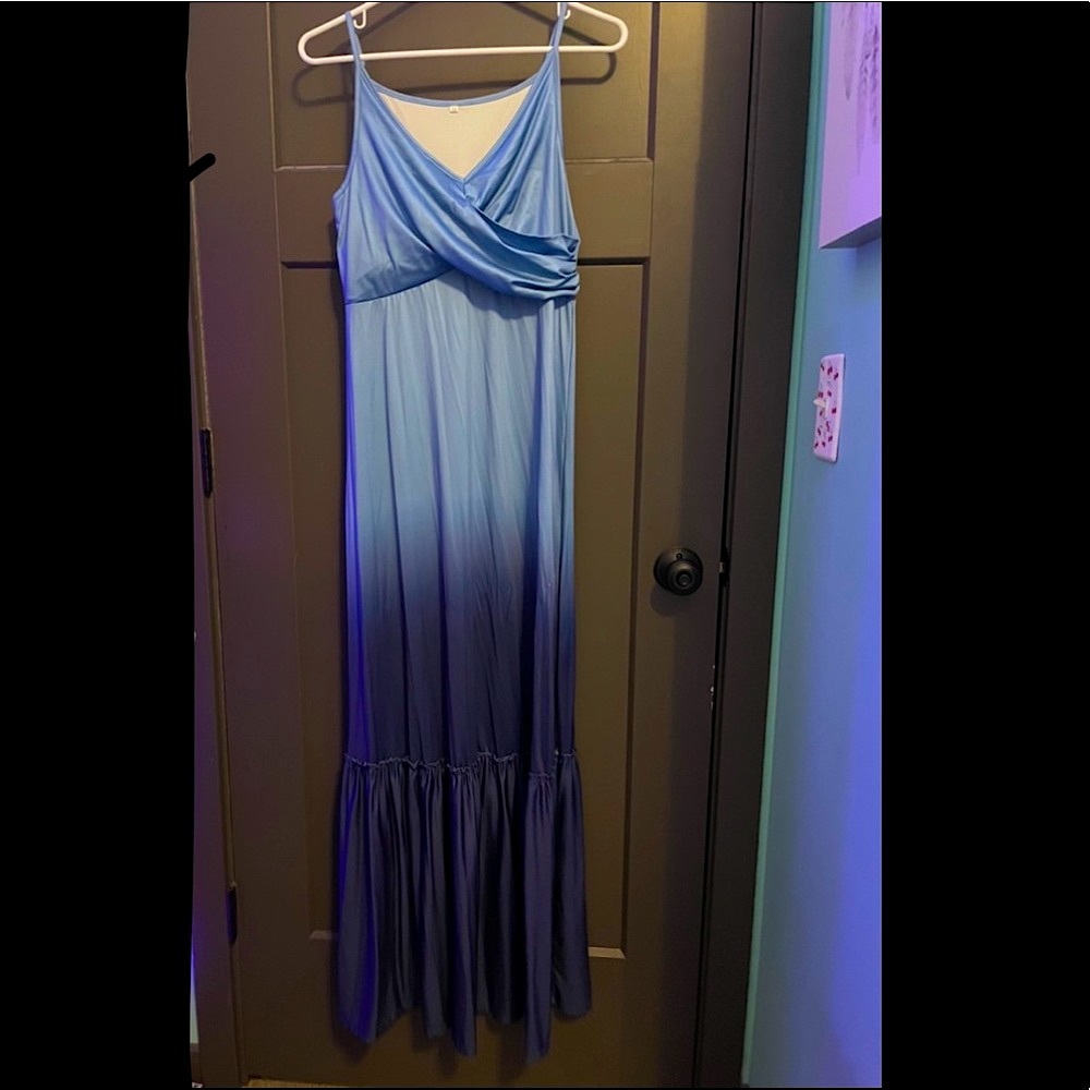Maxi dress. Size M.